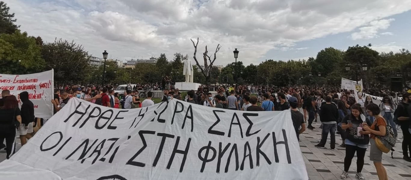 Θεσσαλονίκη: Πανηγυρισμοί και καπνογόνα μετά την απόφαση του Εφετείου Αθηνών (φώτο - βίντεο)